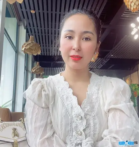 Hồ Sơ Năng Lực Bác Sĩ Nguyễn May: Chuyên Gia Sản Phụ Khoa, Giám Đốc Phòng Khám Mary & Cách Tư Vấn Online Miễn Phí
