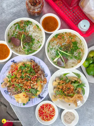 Ghé Ăn Bánh Canh Gà Cô Huyền Ở Thủ Dầu Một: Địa Chỉ, Giá 50k Và Trải Nghiệm No Căng Bụng