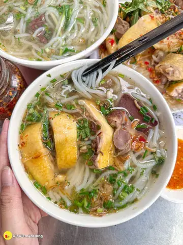 Ghé Ăn Bánh Canh Gà Cô Huyền Ở Thủ Dầu Một: Địa Chỉ, Giá 50k Và Trải Nghiệm No Căng Bụng