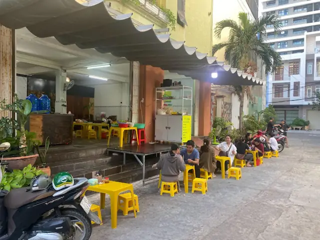 Khám Phá Bánh Canh Hẹ Quy Nhơn: Món Ngon Đặc Trưng Và Địa Chỉ Thưởng Thức Cho Du Khách Khám Phá Bánh Canh Hẹ Quy Nhơn: Món Ngon Đặc Trưng Và Địa Chỉ Thưởng Thức Cho Du Khách
