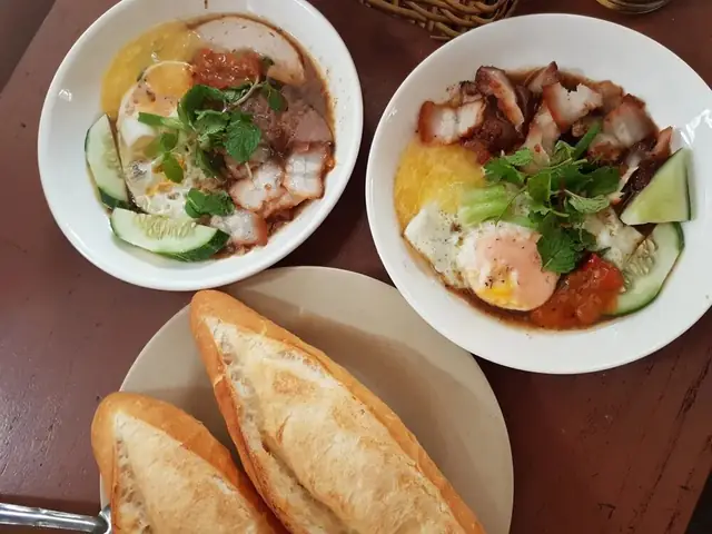 Khám Phá Bánh Canh Hẹ Quy Nhơn: Món Ngon Đặc Trưng Và Địa Chỉ Thưởng Thức Cho Du Khách Khám Phá Bánh Canh Hẹ Quy Nhơn: Món Ngon Đặc Trưng Và Địa Chỉ Thưởng Thức Cho Du Khách