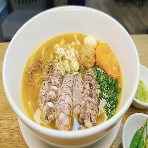 Thưởng Thức Bánh Canh Tôm Tít Thịt Cua: Món Đặc Sản Và Những Quán Ngon Chuẩn Vị Nha Trang