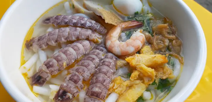 Thưởng Thức Bánh Canh Tôm Tít Thịt Cua: Món Đặc Sản Và Những Quán Ngon Chuẩn Vị Nha Trang