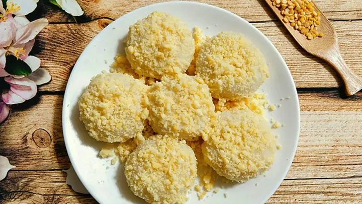 Bánh Dày Làm Từ Gạo Gì? Giải Đáp Chi Tiết Về Các Loại Gạo Và Bột Dùng Làm Bánh Giầy Truyền Thống