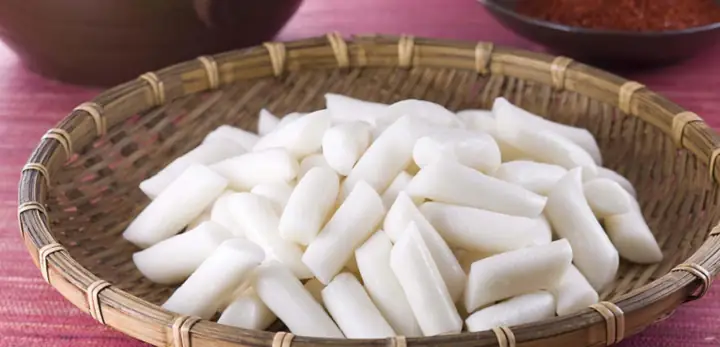 Tổng Quan Bánh Gạo Hàn Quốc Tokbokki: Các Loại, Giá Và Cách Chế Biến Cho Người Mới Tìm Hiểu Tổng Quan Bánh Gạo Hàn Quốc Tokbokki: Các Loại, Giá Và Cách Chế Biến Cho Người Mới Tìm Hiểu