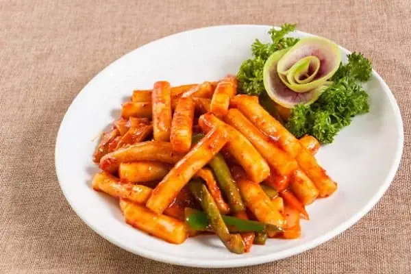 Tổng Quan Bánh Gạo Hàn Quốc Tokbokki: Các Loại, Giá Và Cách Chế Biến Cho Người Mới Tìm Hiểu Tổng Quan Bánh Gạo Hàn Quốc Tokbokki: Các Loại, Giá Và Cách Chế Biến Cho Người Mới Tìm Hiểu
