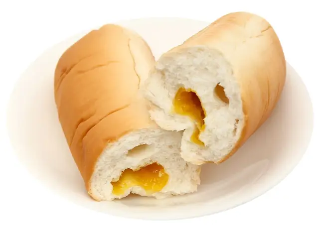 Cách Làm Bánh Mì Nhân Bơ Sữa Mềm Thơm Tại Nhà Cho Người Mới Bắt Đầu Cách Làm Bánh Mì Nhân Bơ Sữa Mềm Thơm Tại Nhà Cho Người Mới Bắt Đầu