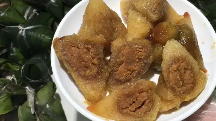 Khám Phá Bánh Ú Lá Tre Nhân Sầu Riêng: Đặc Sản Miền Tây Và Địa Chỉ Mua Ngon