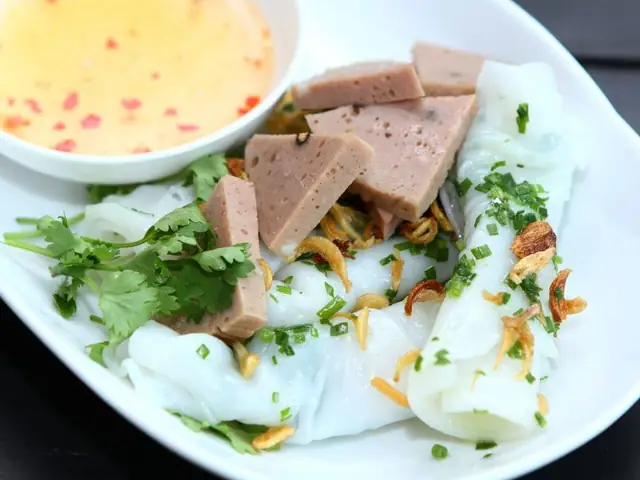 Xác Định Bánh Ướt Chả Lụa Bao Nhiêu Calo Cho Người Ăn Kiêng Qua So Sánh Các Loại Bánh Ướt Xác Định Bánh Ướt Chả Lụa Bao Nhiêu Calo Cho Người Ăn Kiêng Qua So Sánh Các Loại Bánh Ướt