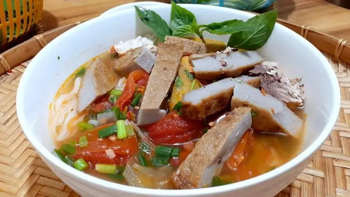 Khám Phá Bún Chả Cá Nha Trang Năm Tỉnh: Địa Chỉ Quán Và Hương Vị Tại Tp. Hcm