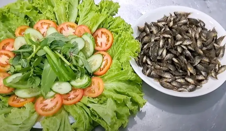 Cách Làm Cá Rô Bí Chiên Giòn Chấm Nước Mắm Chua Ngọt Và Xốt Me Tại Nhà