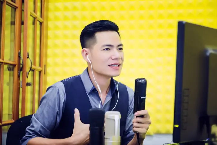 Tiểu Sử Và Sự Nghiệp Ca Sĩ Đinh Duy Chinh: Từ Bolero Đến Lĩnh Vực Kinh Doanh Tiểu Sử Và Sự Nghiệp Ca Sĩ Đinh Duy Chinh: Từ Bolero Đến Lĩnh Vực Kinh Doanh