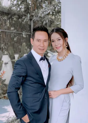 Hồ Sơ Ca Sĩ Lý Hải: Tiểu Sử, Hành Trình Từ Ca Sĩ Đến Đạo Diễn Lật Mặt & Gia Đình 4 Con