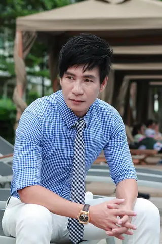 Hồ Sơ Ca Sĩ Lý Hải: Tiểu Sử, Hành Trình Từ Ca Sĩ Đến Đạo Diễn Lật Mặt & Gia Đình 4 Con