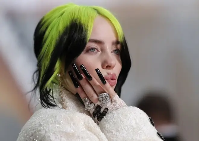 Billie Eilish: Tiểu Sử, Sự Nghiệp, Phong Cách Âm Nhạc & Những Thành Tựu Đắt Giá Nhất Billie Eilish: Tiểu Sử, Sự Nghiệp, Phong Cách Âm Nhạc & Những Thành Tựu Đắt Giá Nhất