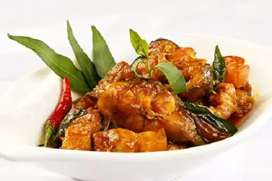 Cách Làm Cá Trê Kho Rau Răm Thơm Ngon Đậm Đà Cho Bữa Cơm Gia Đình