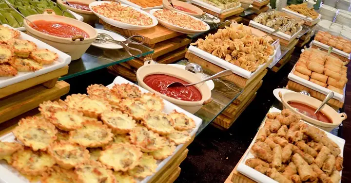 Gợi Ý Các Món Buffet Dễ Làm Trong Thực Đơn Tiệc Tự Tổ Chức Tại Nhà