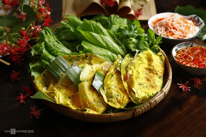 Hướng Dẫn Chi Tiết Cách Chế Biến Bánh Xèo 3 Miền Cho Người Mới Tự Làm Tại Nhà