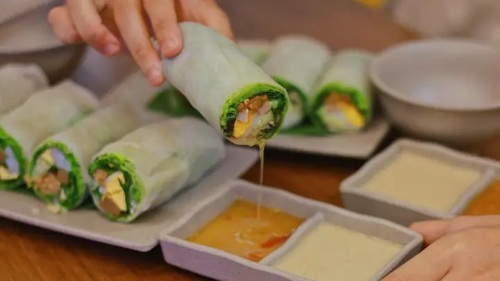 Cách Làm Bánh Cuốn Tây Sơn Chuẩn Vị Bình Định Tại Nhà: Nguyên Liệu, Sơ Chế, Cuốn Ngon Không Nát