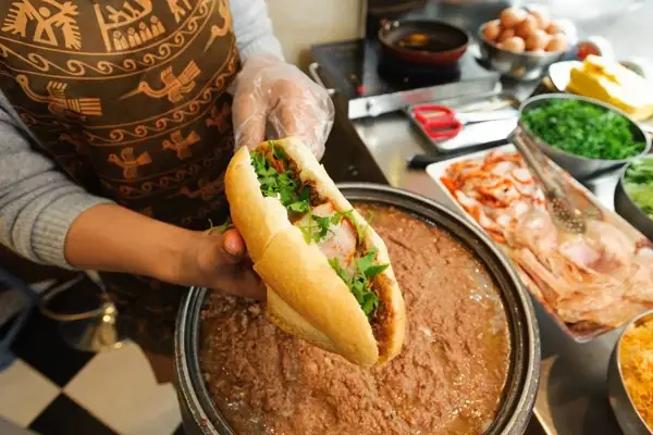 Cách Làm Bánh Mì Pate Truyền Thống Tại Nhà Thơm Ngon Chuẩn Vị