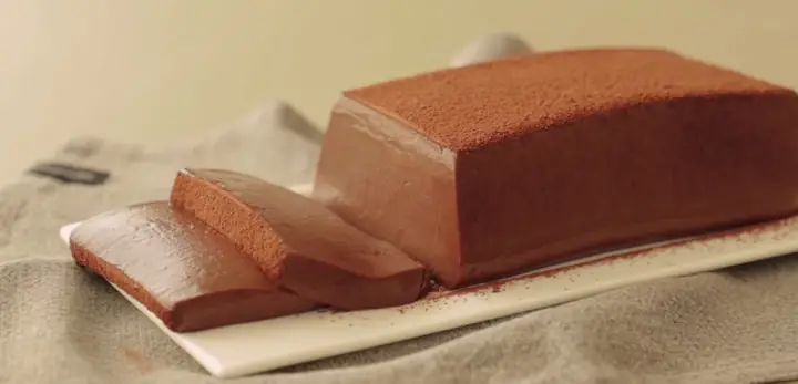 Cách Làm Bánh Mousse Socola Dẻo Mịn Đơn Giản Cho Người Mới Bắt Đầu Cách Làm Bánh Mousse Socola Dẻo Mịn Đơn Giản Cho Người Mới Bắt Đầu