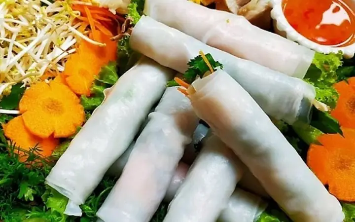 Tự Làm Bánh Phở Cuốn Tại Nhà: Cách Tráng Vỏ Mềm Và Cuốn Thịt Bò Chuẩn Vị