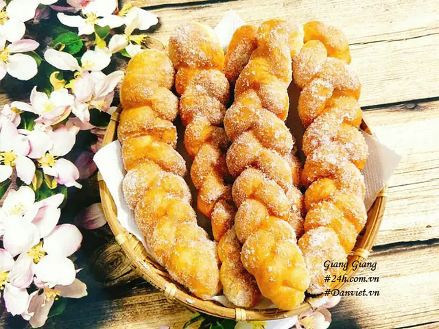 Hướng Dẫn Chi Tiết Cách Làm Bánh Quẩy Ngọt Mềm Tại Nhà Chuẩn Vị Hướng Dẫn Chi Tiết Cách Làm Bánh Quẩy Ngọt Mềm Tại Nhà Chuẩn Vị