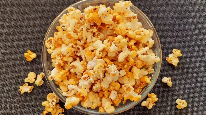 Hướng Dẫn Cách Làm Bỏng Ngô Truyền Thống Tại Nhà Bằng Nồi Hoặc Chảo Đơn Giản Hướng Dẫn Cách Làm Bỏng Ngô Truyền Thống Tại Nhà Bằng Nồi Hoặc Chảo Đơn Giản