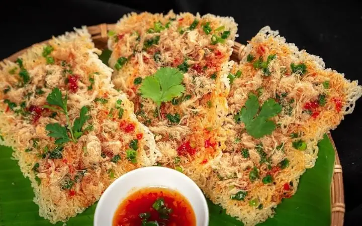 Hướng Dẫn Cách Làm Cơm Cháy Giòn Rụm Tại Nhà Từ Cơm Nguội Với Mỡ Hành Chà Bông
