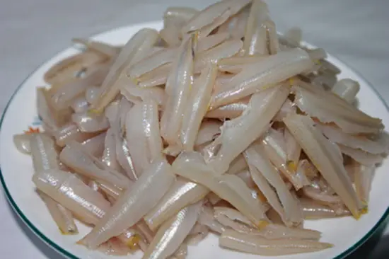 Cách Làm Gỏi Cá Cơm Trỏng Tươi Giòn Chuẩn Vị: Hướng Dẫn Chi Tiết Sơ Chế, Pha Nước Mắm Và Trộn Gỏi Ngon Nhất