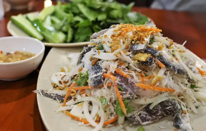 Hướng Dẫn Chi Tiết Cách Làm Gỏi Cá Trích Miền Trung Tươi Ngon, Chuẩn Vị Đặc Sản Biển