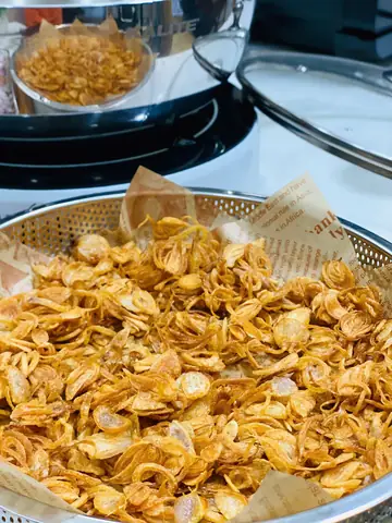 Cách Làm Hành Phi Giòn Lâu Tại Nhà Không Cần Phơi Nắng Cho Bữa Cơm Đậm Vị