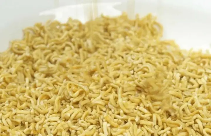Cách Làm Mì Tôm Trẻ Em Giòn Rụm Đơn Giản Tại Nhà