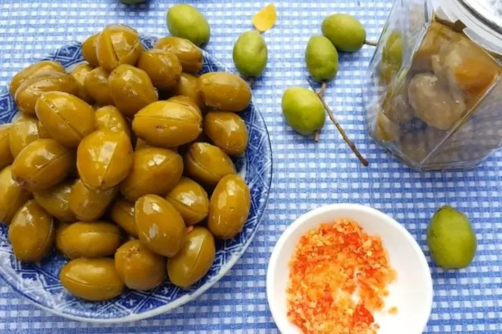 Hướng Dẫn Cách Làm Mứt Cà Na Ngào Đường Dẻo Thơm Không Chát Tại Nhà
