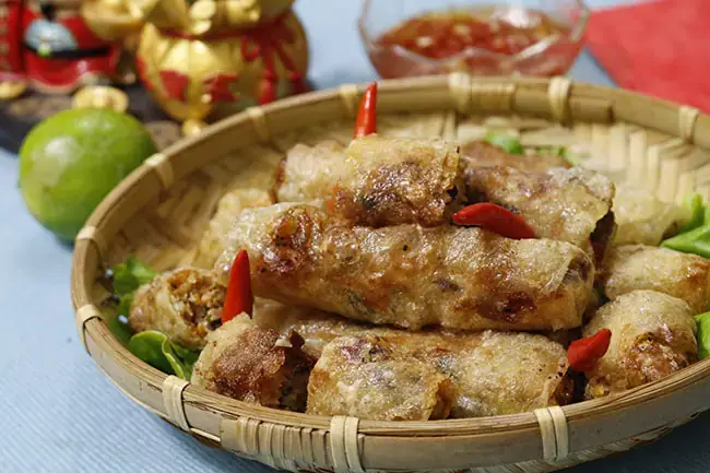 Hướng Dẫn Làm Nem Tôm Nguyên Con Thơm Ngon, Giòn Rụm Tại Nhà Hướng Dẫn Làm Nem Tôm Nguyên Con Thơm Ngon, Giòn Rụm Tại Nhà