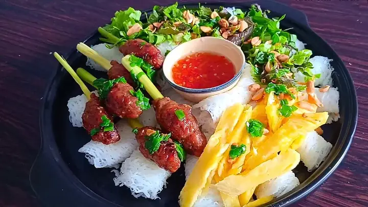 Hướng Dẫn Cách Làm Nóng Bánh Hỏi Giữ Độ Mềm Dẻo Cho Người Mua Sẵn