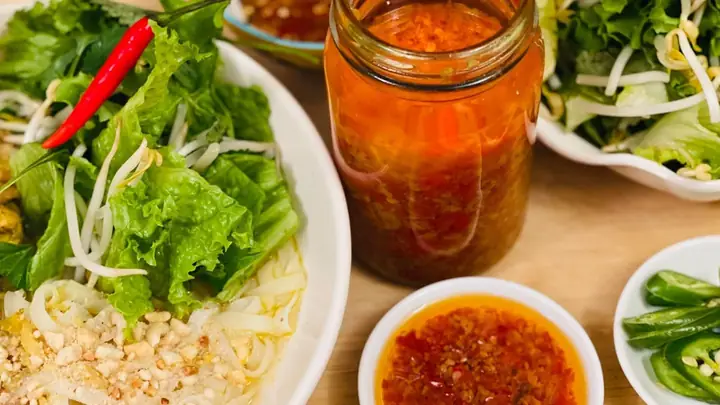 Hướng Dẫn Chi Tiết Cách Làm Ớt Sa Tế Tại Nhà Để Được Lâu Cho Người Nội Trợ