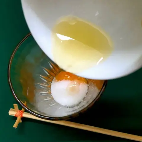 Hướng Dẫn Cách Làm Trứng Đánh Kem Bằng Tay Tại Nhà Sánh Mịn, Không Tanh