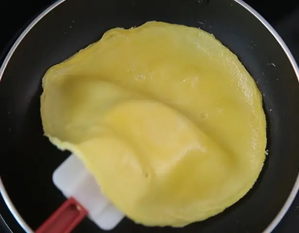 Hướng Dẫn Làm Vỏ Bánh Crepe Mỏng Mềm Chuẩn Vị Cho Người Mới Tại Nhà Hướng Dẫn Làm Vỏ Bánh Crepe Mỏng Mềm Chuẩn Vị Cho Người Mới Tại Nhà
