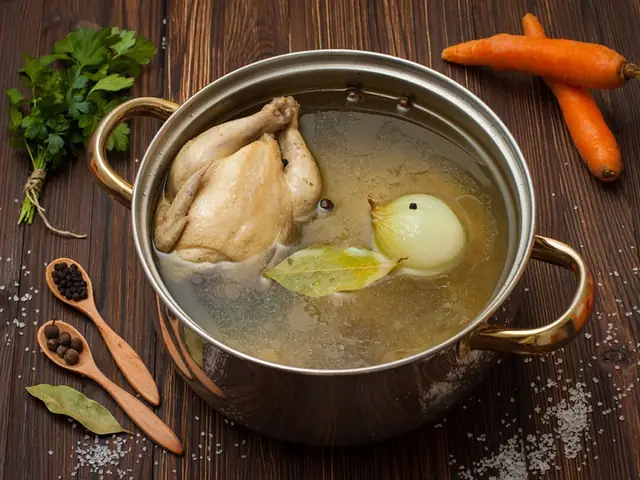 Hướng Dẫn Chi Tiết Cách Lọc Gà Làm Phở Tại Nhà Bằng Dao Thường