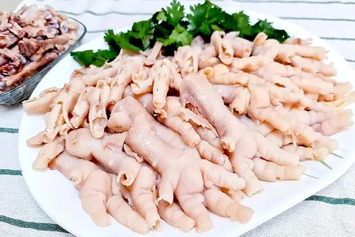 Cách Luộc Chân Gà Rút Xương Bao Nhiêu Phút Để Trắng Giòn, Không Nứt Cách Luộc Chân Gà Rút Xương Bao Nhiêu Phút Để Trắng Giòn, Không Nứt