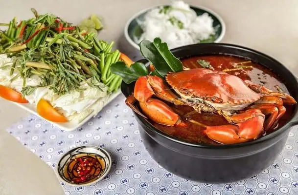 Hướng Dẫn Cách Nấu Lẩu Cua Biển Chua Cay Tại Nhà Cho Bữa Cuối Tuần