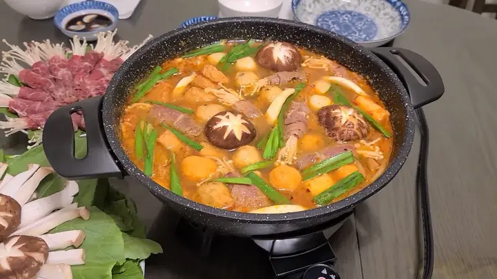 Hướng Dẫn Cách Nấu Lẩu Kim Chi Thịt Bò Chua Cay Chuẩn Vị Tại Nhà Hướng Dẫn Cách Nấu Lẩu Kim Chi Thịt Bò Chua Cay Chuẩn Vị Tại Nhà