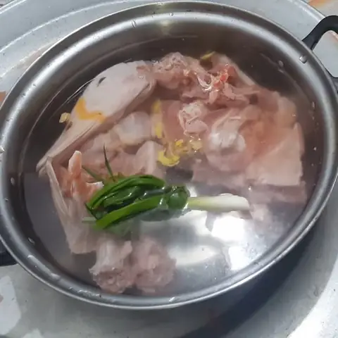 Hướng Dẫn Cách Nấu Nước Lẩu Ngan Ngon Đậm Đà Cho Bữa Cơm Gia Đình Hướng Dẫn Cách Nấu Nước Lẩu Ngan Ngon Đậm Đà Cho Bữa Cơm Gia Đình