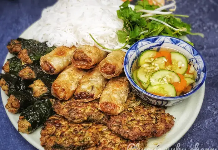 Hướng Dẫn Cách Nấu Rươi Xúc Bánh Đa Chuẩn Vị Miền Bắc Tại Nhà Hướng Dẫn Cách Nấu Rươi Xúc Bánh Đa Chuẩn Vị Miền Bắc Tại Nhà