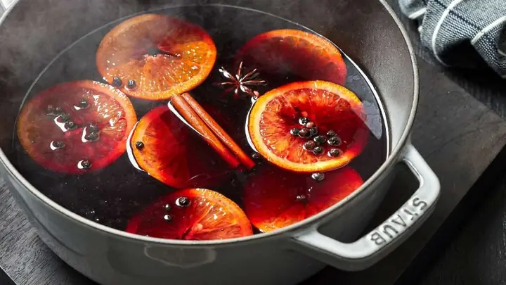 Hướng Dẫn Cách Nấu Rượu Vang Nóng (mulled Wine) Đậm Vị Giáng Sinh Tại Nhà Hướng Dẫn Cách Nấu Rượu Vang Nóng (mulled Wine) Đậm Vị Giáng Sinh Tại Nhà