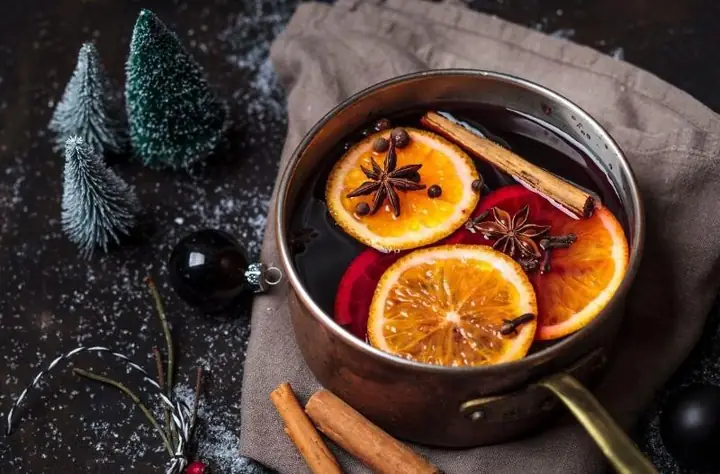 Hướng Dẫn Cách Nấu Rượu Vang Nóng (mulled Wine) Đậm Vị Giáng Sinh Tại Nhà Hướng Dẫn Cách Nấu Rượu Vang Nóng (mulled Wine) Đậm Vị Giáng Sinh Tại Nhà