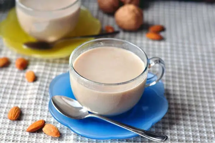 Hướng Dẫn Cách Nấu Sữa Hạnh Nhân Óc Chó Thơm Béo Tại Nhà Hướng Dẫn Cách Nấu Sữa Hạnh Nhân Óc Chó Thơm Béo Tại Nhà