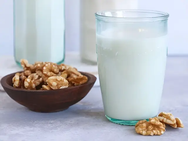 Hướng Dẫn Cách Nấu Sữa Óc Chó Cho Bà Bầu Thơm Béo Tại Nhà