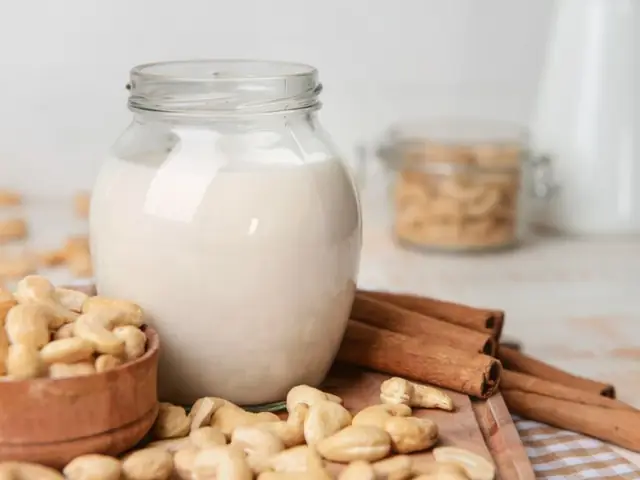 Hướng Dẫn Cách Nấu Sữa Óc Chó Cho Bà Bầu Thơm Béo Tại Nhà